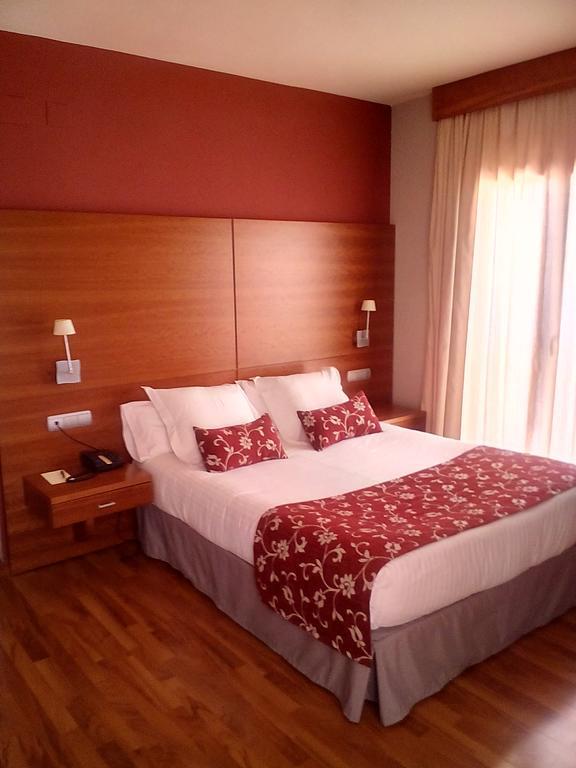 Hotel Restaurante El Tollo Utiel Ngoại thất bức ảnh