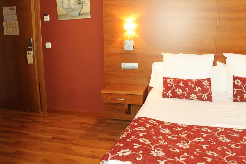 Hotel Restaurante El Tollo Utiel Ngoại thất bức ảnh